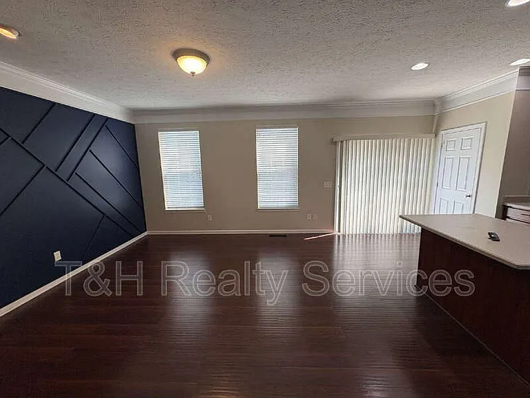 6941 Vistamere Way — Photo 8