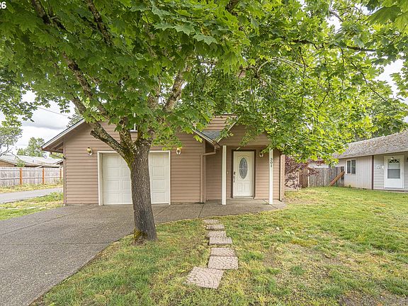 3rd image of 301 Flower Ln
