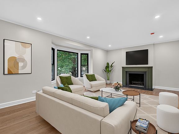3rd image of 519 Uvedale Rd