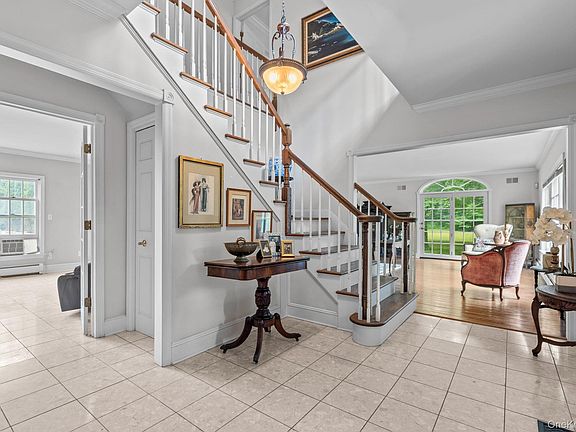 3rd image of 202 McManus Road N