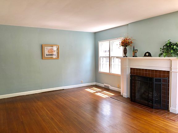 3rd image of 16 McKinley Blvd