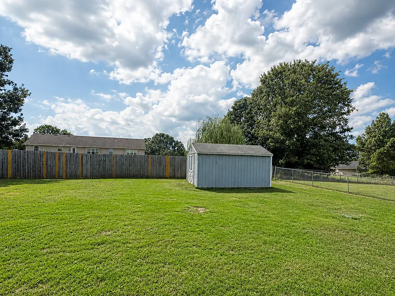 21030 Larson Rd — Photo 2