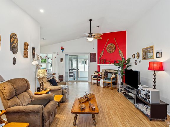 4th image of 611 Desert Oak Dr