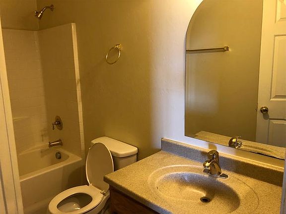 5th image of 220 W Palm Ct