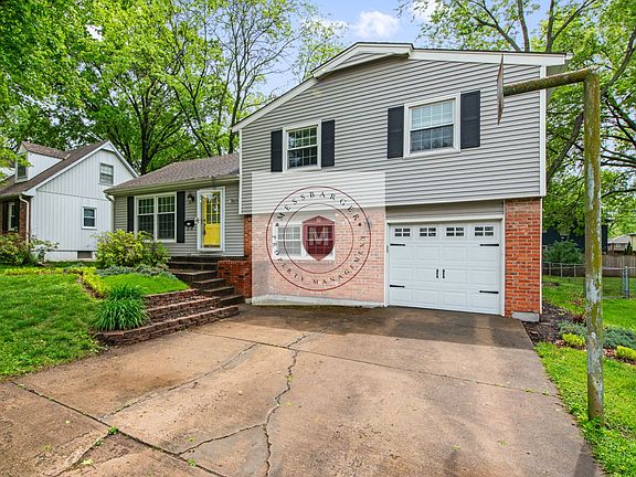 3rd image of 7809 W 97th St