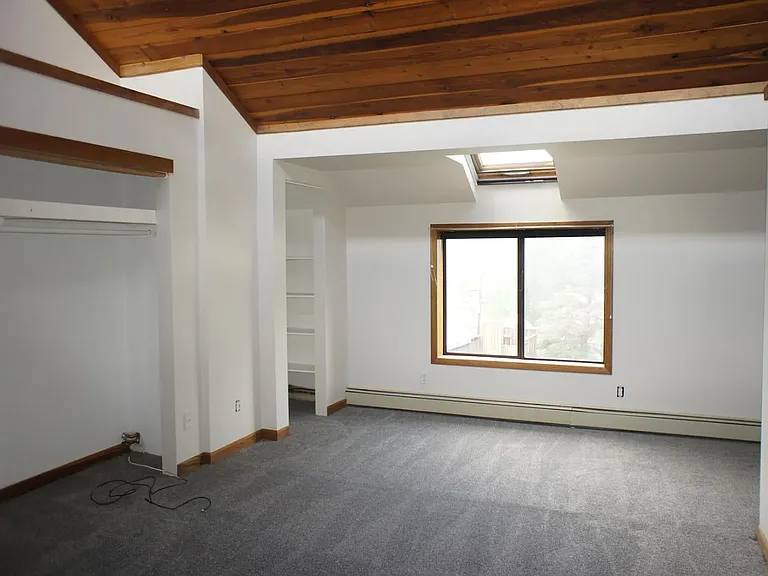 605 W Rollinsville St — Photo 9