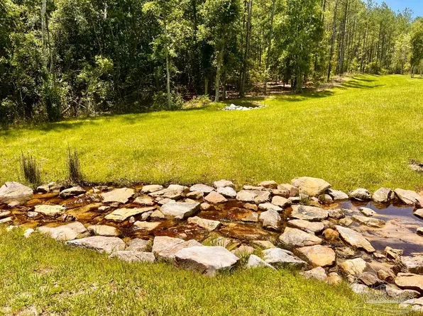 15 Naturewalk Dr, Jay, FL 32565