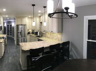 10710 Hobbs Station Rd, Louisville, KY 40223