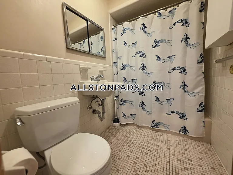 28 Brentwood St #7 — Photo 5