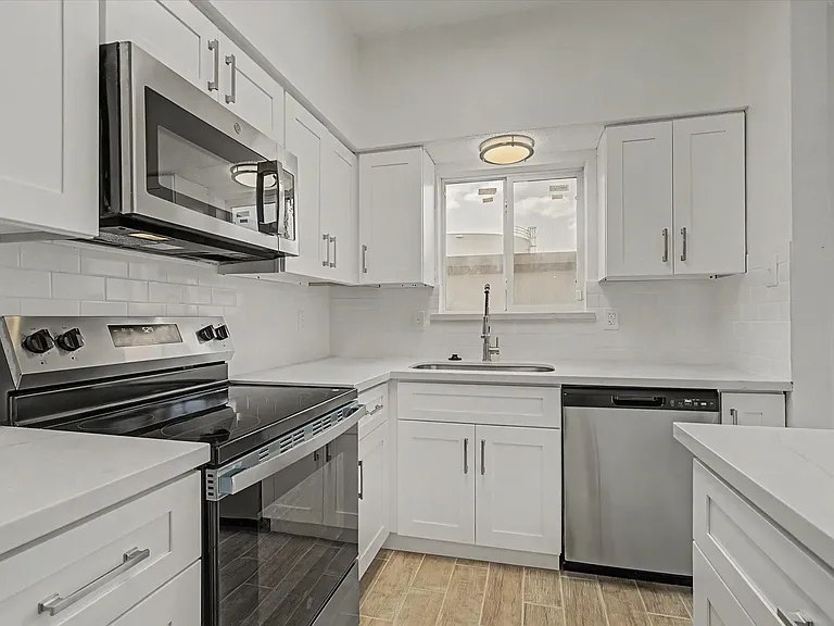 12500 Brookglade Cir #179 — Photo 11
