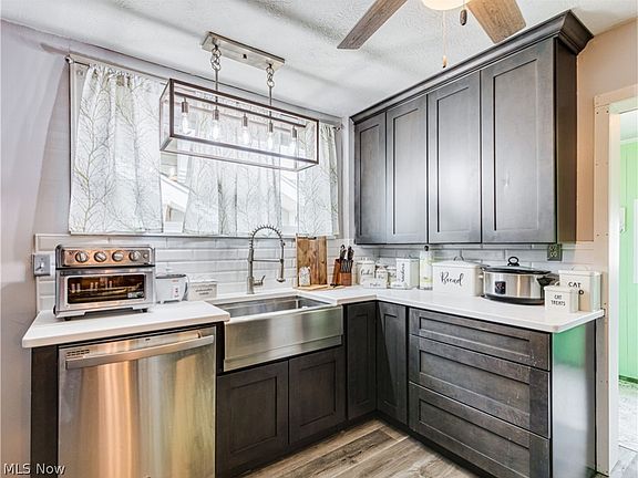 4th image of 2935 Hudson Dr