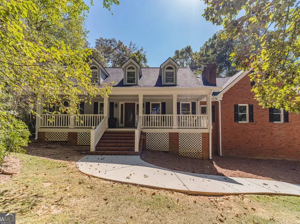 4745 Matthews Park Dr, Snellville, GA 30039