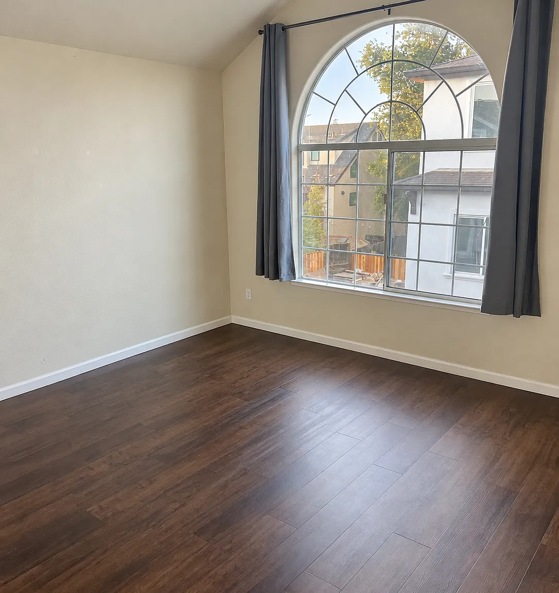 3 bed, 2.5 bath, 1780 sqft, $5,100 — Photo 1