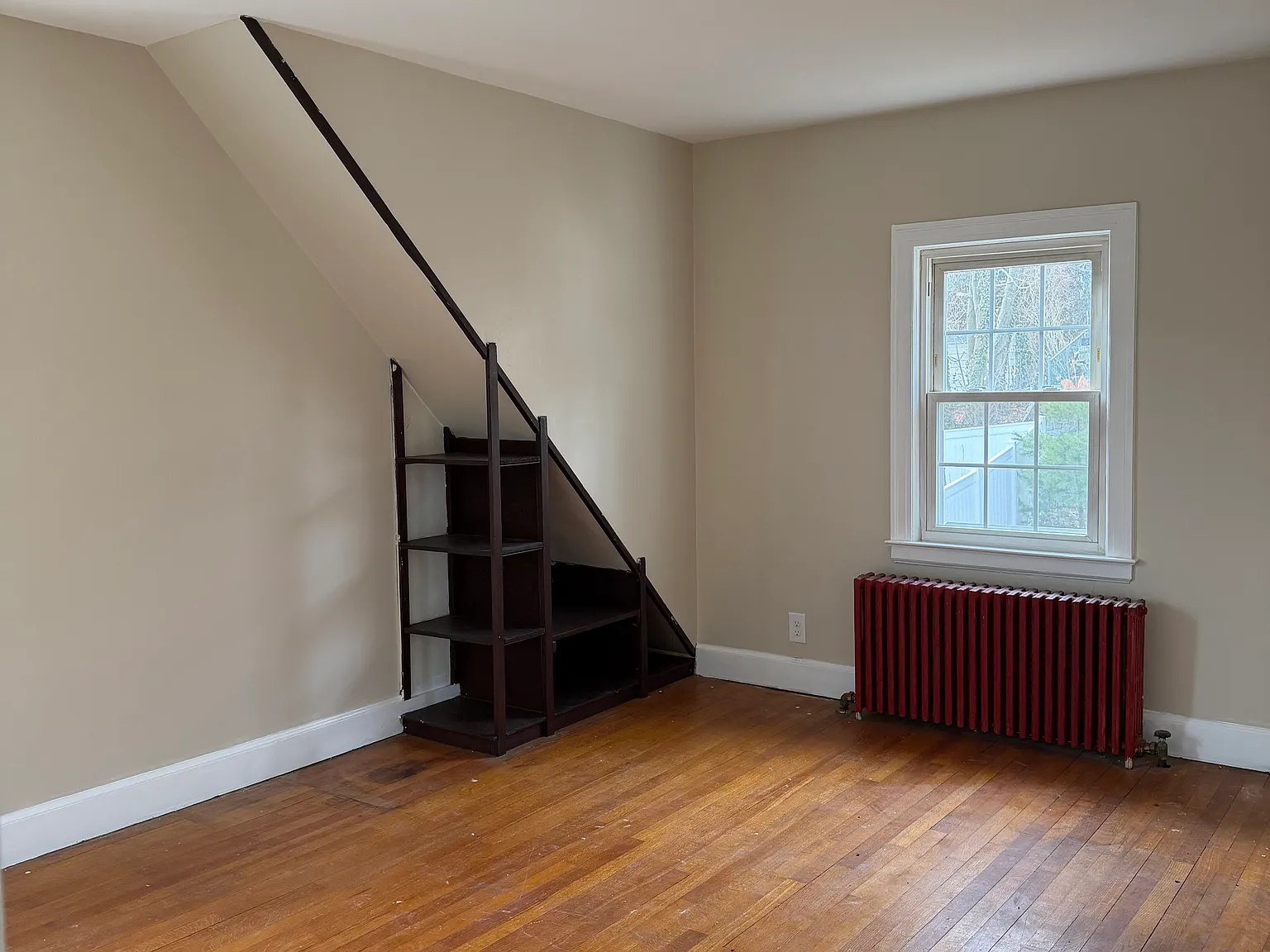 3 bed, 1827 sqft, $1,350 — Photo 1