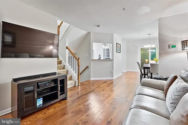 4537 Ingham Rd — Photo 3