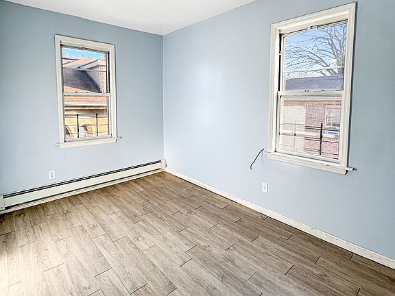 1ST BEDROOM (UN-STAGED)