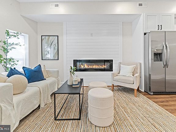 4th image of 2031 N Fulton Ave