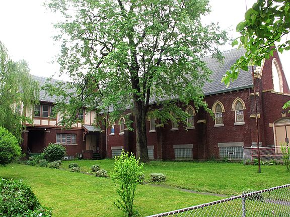 3rd image of 475 Linwood Ave