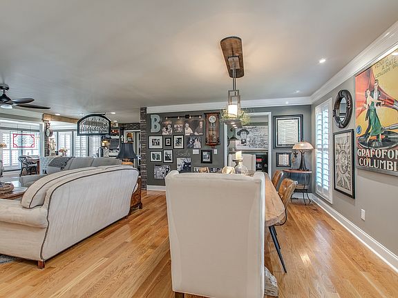 4th image of 1674 E Pitts Ln