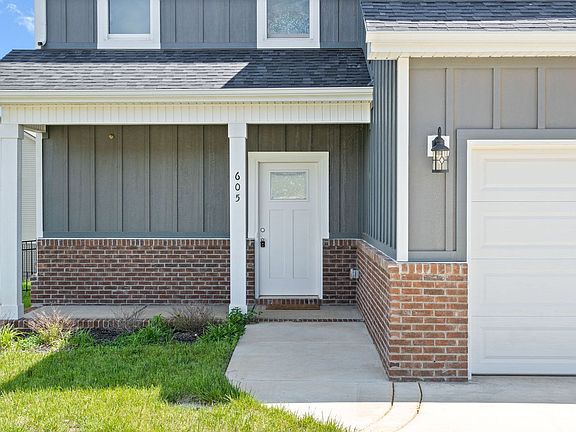 3rd image of 605 Wespanee Way