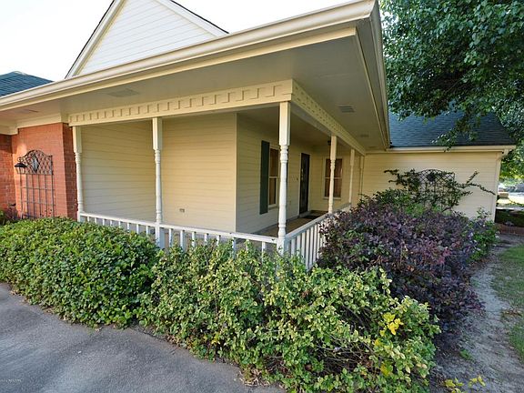 3rd image of 399 Ann Marie Dr
