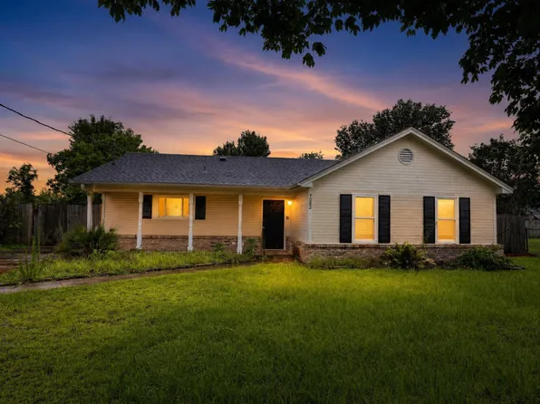 7082 Lakeview Dr, Montgomery, AL 36117