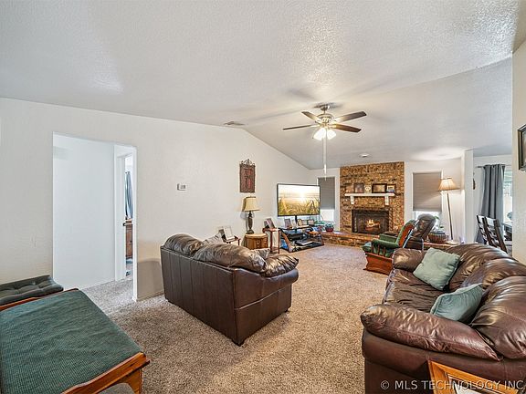 3rd image of 10056 S 91st East Ave