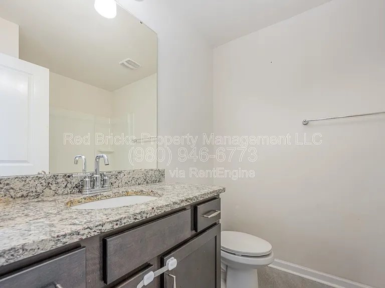 630 Cypress Glen Ln — Photo 17