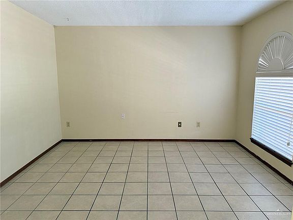 2nd image of 715 Daffodil Ave