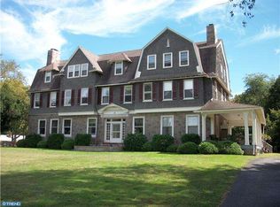 11 Bank Ave APT 7, Riverton, NJ 08077