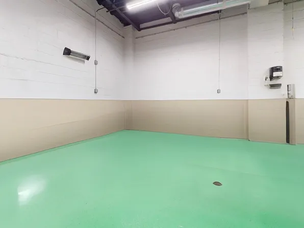 45-44 Vernon Boulevard image 15 of 17