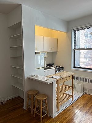 4th image of 148 E 84th St APT 2A