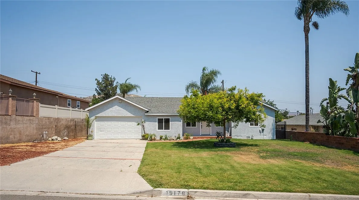 4 bed, 1600 sqft, $3,650 — Photo 1