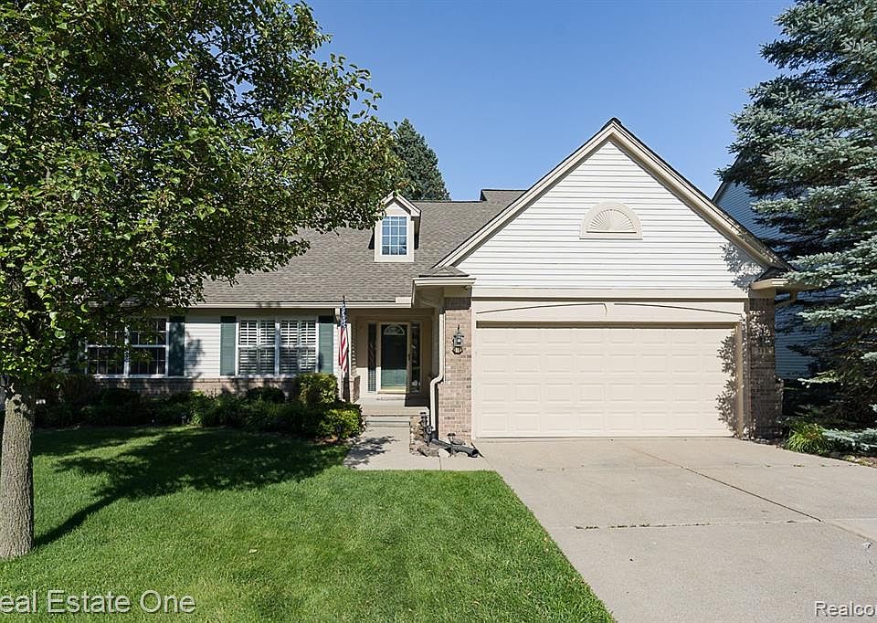 386 Four Seasons Dr, Lake Orion, MI 48360 Zillow