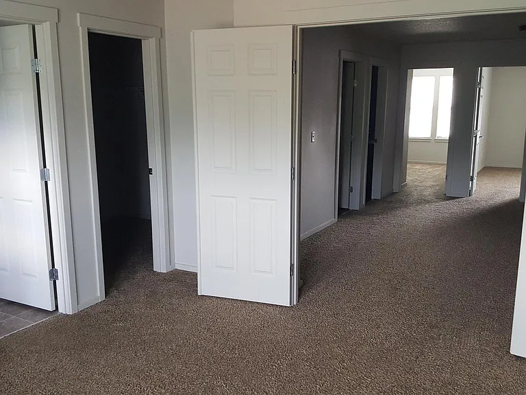 8203 NE 15th Ave — Photo 7