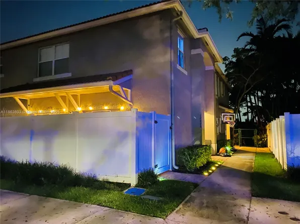 12498 SW 54th St, Hollywood, FL 33027