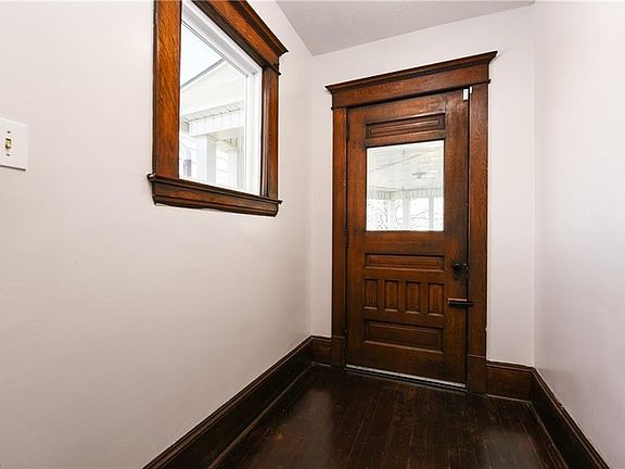 2nd image of 114 E 21st St