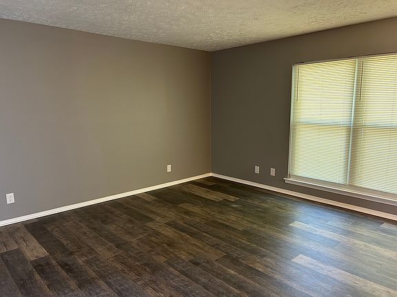 4th image of 540 Saddlewood Ln