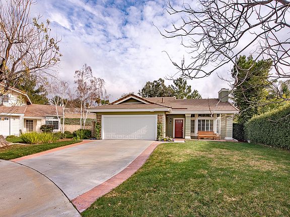 3rd image of 27210 Branbury Ct