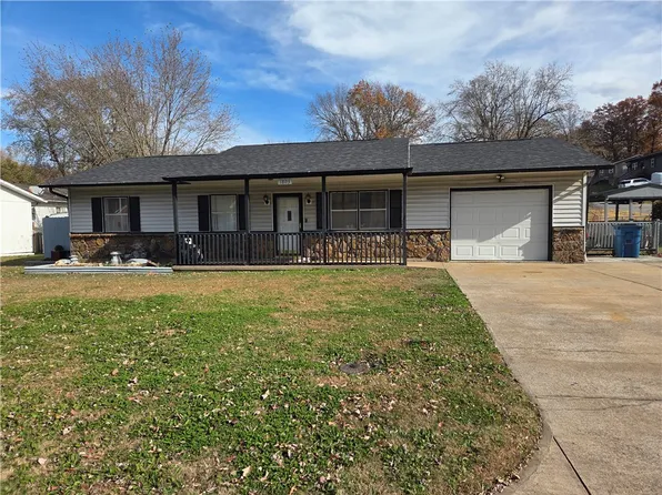 1803 S Garland Douglas Dr, Neosho, MO 64850