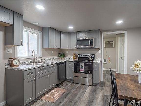 5th image of 4555 NE Grape Drive