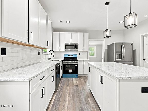 3rd image of 302 W 1st Street