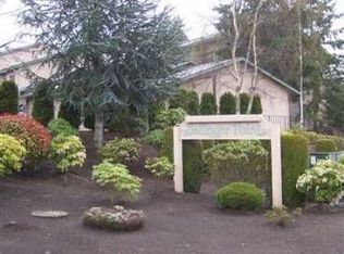 23003 Lakeview Dr, Mountlake Terrace, WA 98043