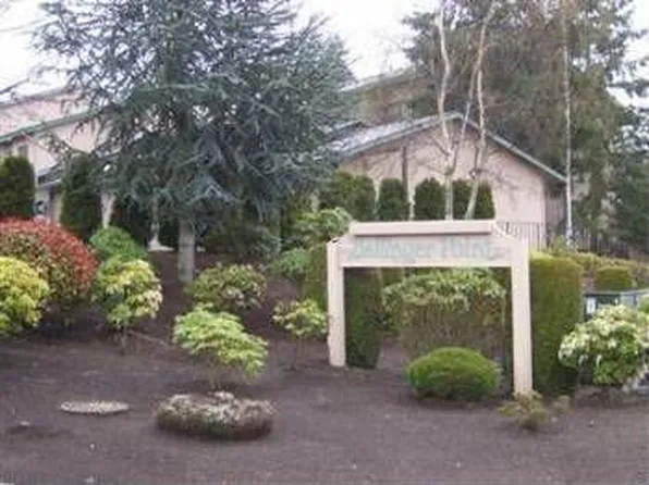 23003 Lakeview Dr, Mountlake Terrace, WA 98043