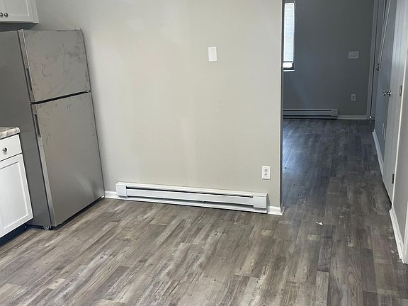 3rd image of 675 Banyon Tree Way #B