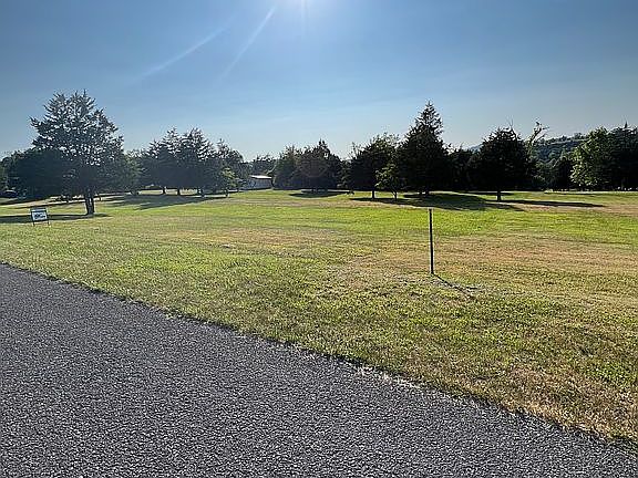 5th image of Magnolia Pl