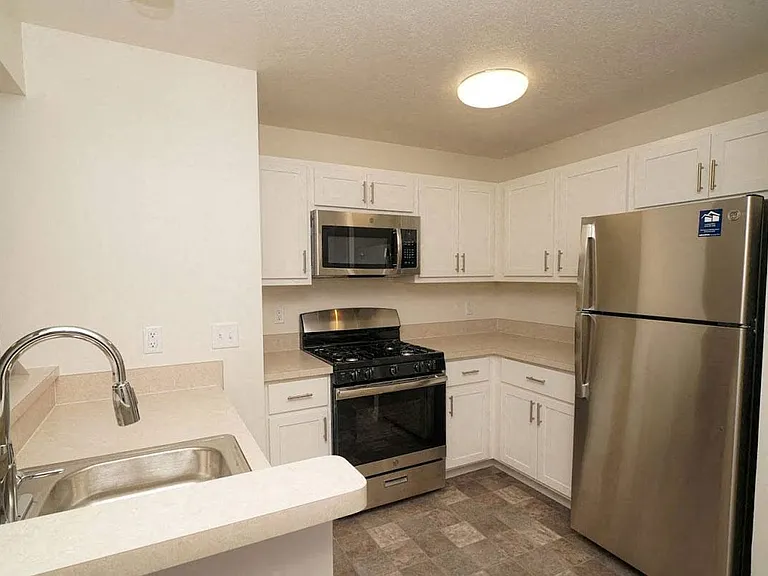 Arbor Lakes Apartments — Photo 57