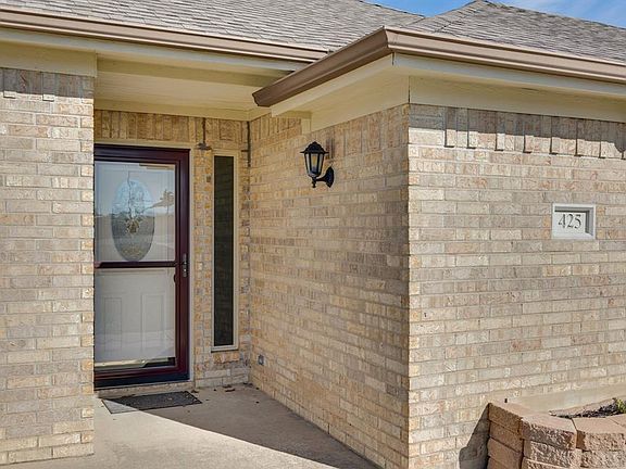 5th image of 425 Arroyo Dr
