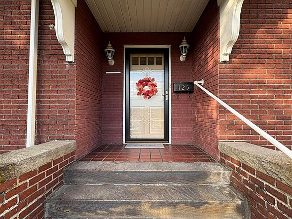 2nd image of 125 E Dubois Ave