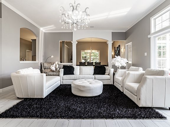 4th image of 5960 Sandalwood Dr